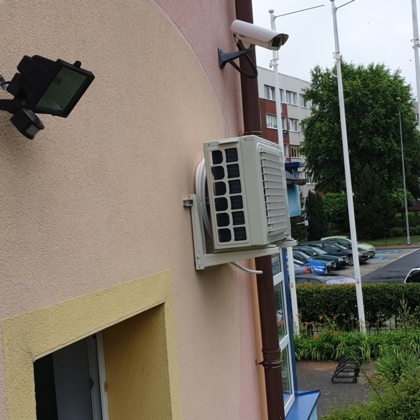 JEDNOSTKI ZEWNĘTRZNE